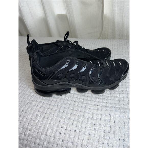 slightly used 11.5 Nike Air Vapormax Plus Missing A Shoe String - Picture 7 of 11